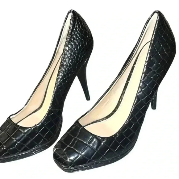 COLIN STUART PATENT LEATHER PUMPS - Picture 2 of 9